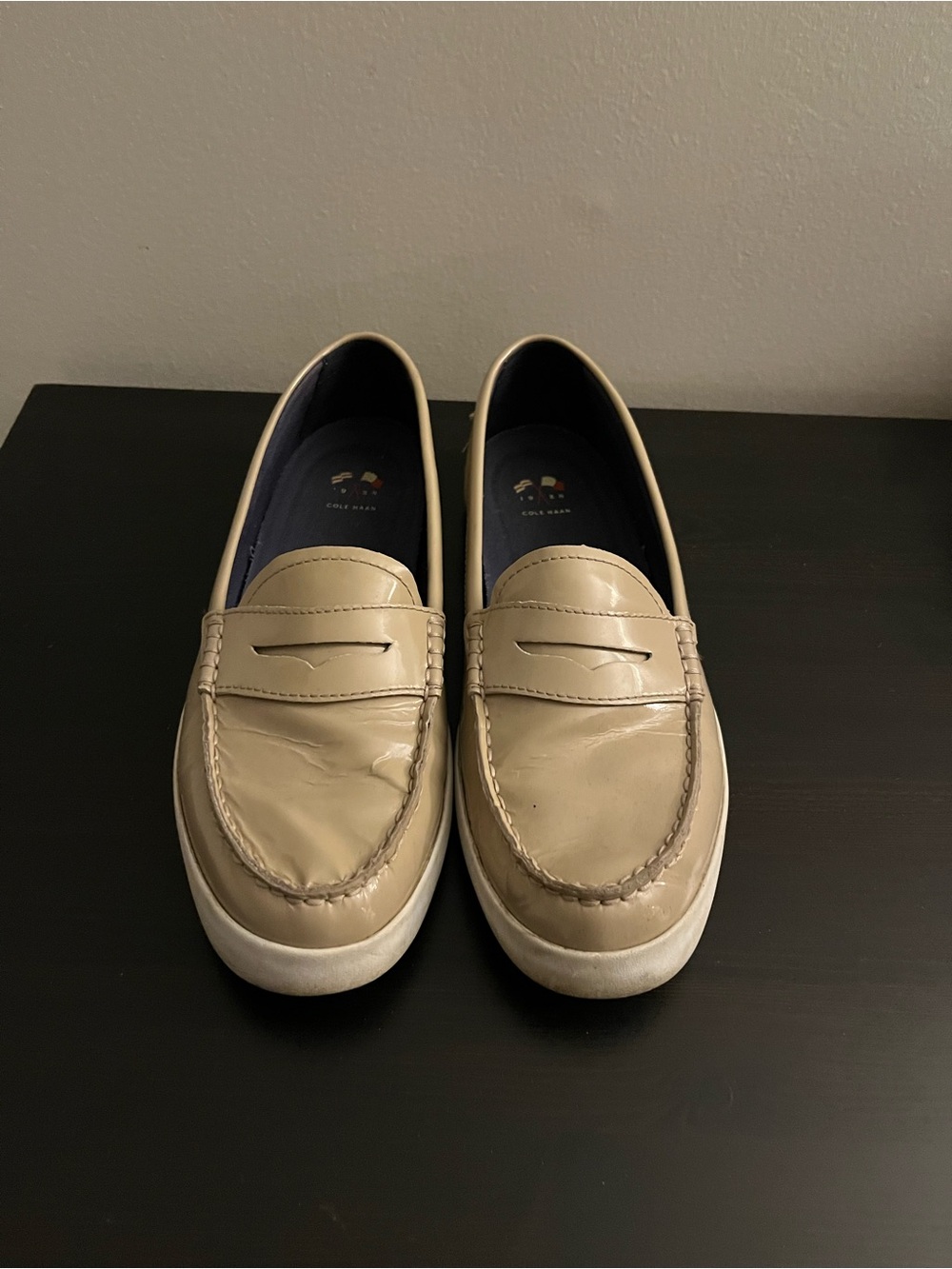 Cole Haan Women’s Beige Neutral Patent Leather Slip-On Penny Loafers Size 10
